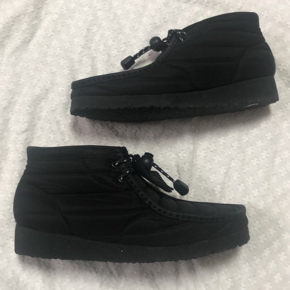 Clarks Wallabee Black Quilted Boots size 10 - Picture 2 of 12